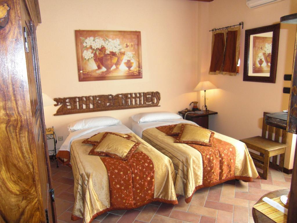 B&B Gira-Sole Cuneo Habitación foto